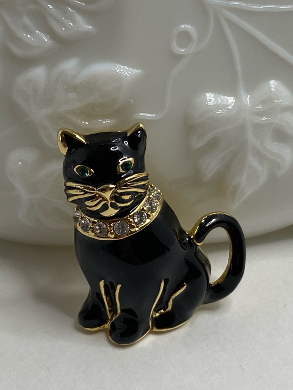 Vintage Monet Black Cat Brooch Pin Enamel Green Eyed Rhinestone Collar